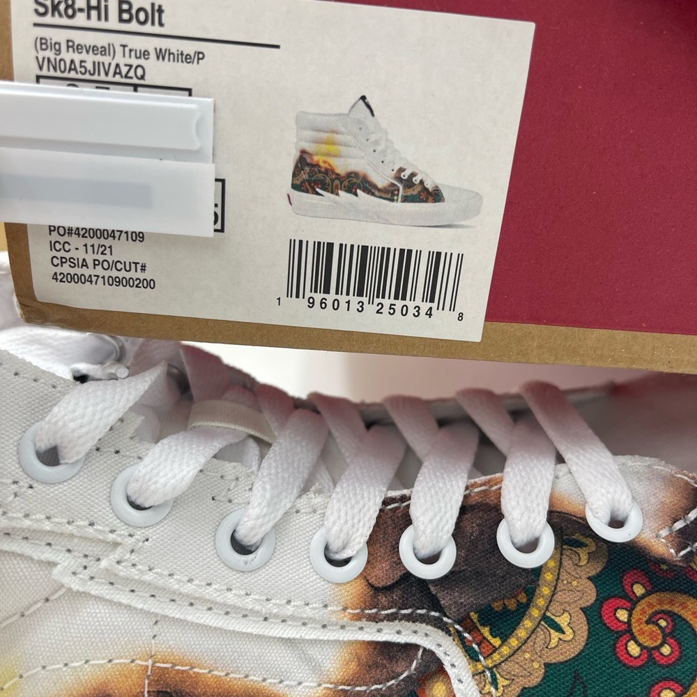 Vans Men’s Sk8-Hi Bolt (Big Reveal) True White/P Sneakers 
VN0A5JIVAZQ - Picture 16 of 16